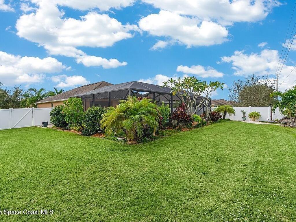 1611 Lexington Square, Vero Beach, FL 32962