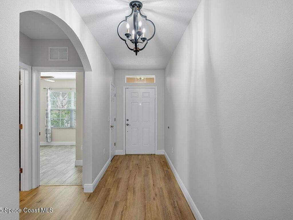 1611 Lexington Square, Vero Beach, FL 32962