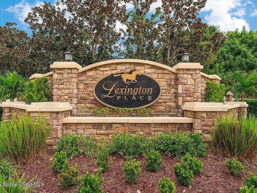1611 Lexington Square, Vero Beach, FL 32962