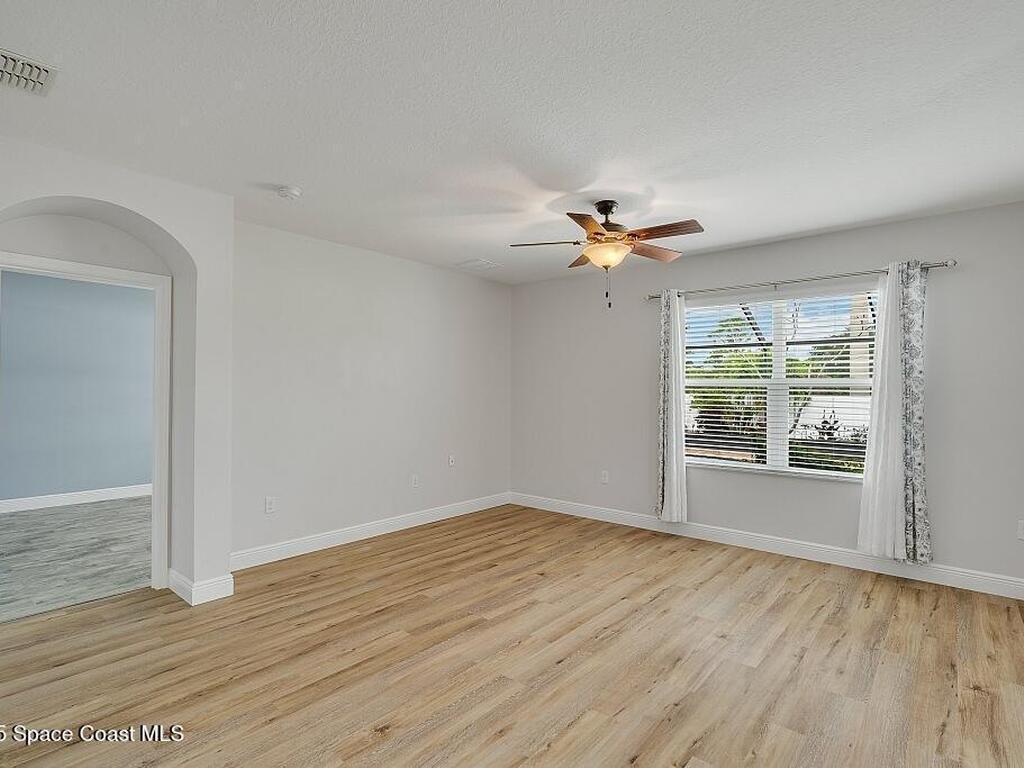 1611 Lexington Square, Vero Beach, FL 32962