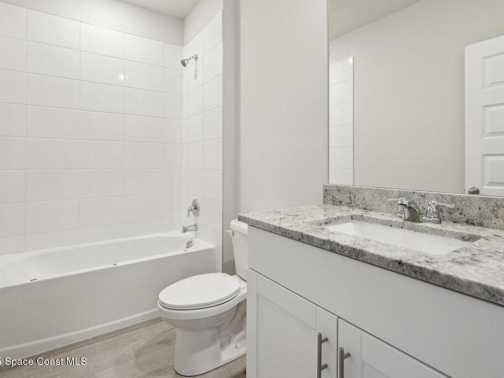 5405 Hampton Park Circle, Vero Beach, FL 32966