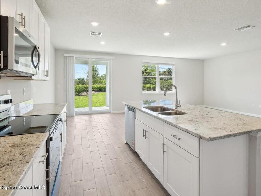 5405 Hampton Park Circle, Vero Beach, FL 32966