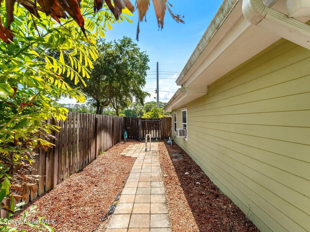 996 S Wickham Road, West Melbourne, FL 32904