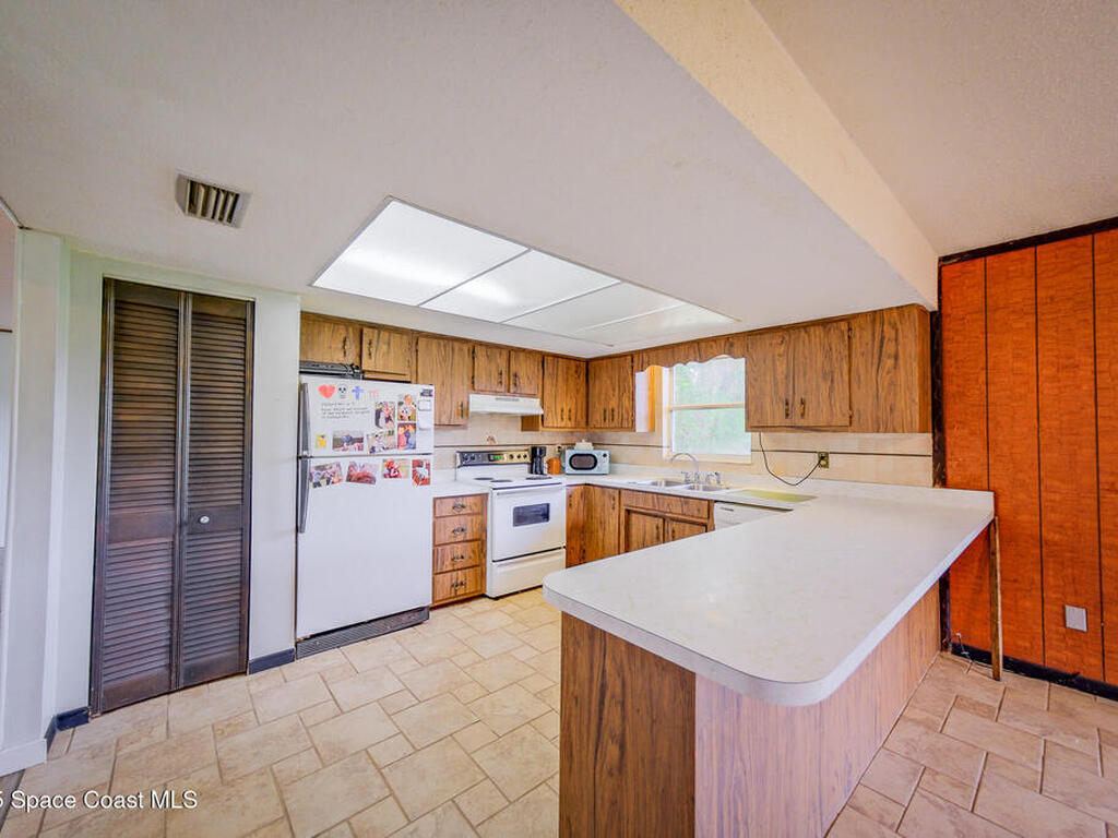 315 Smith Road, Osteen, FL 32764