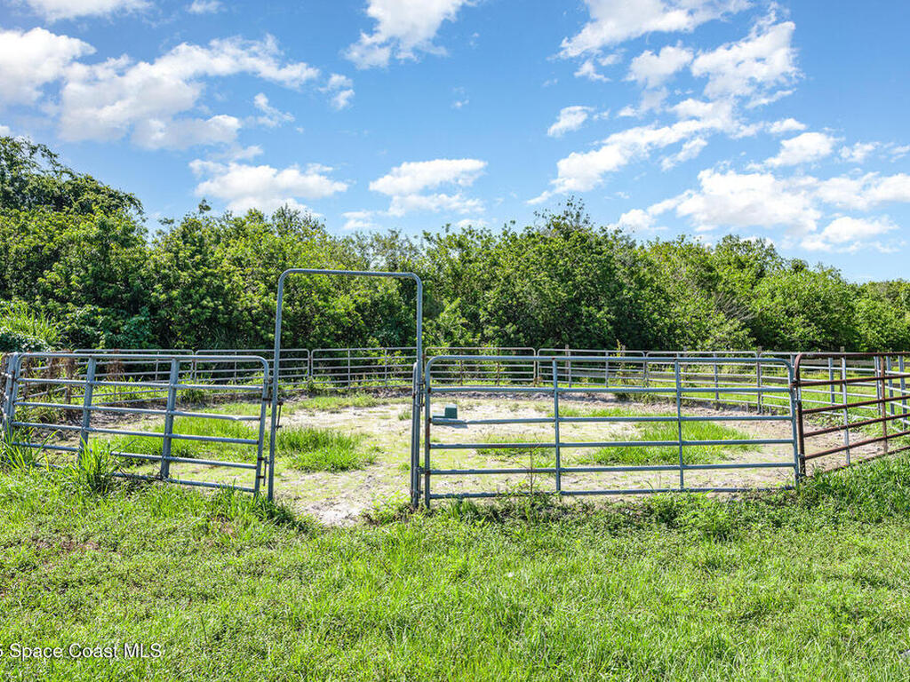 2675 Brockett Road, Mims, FL 32754