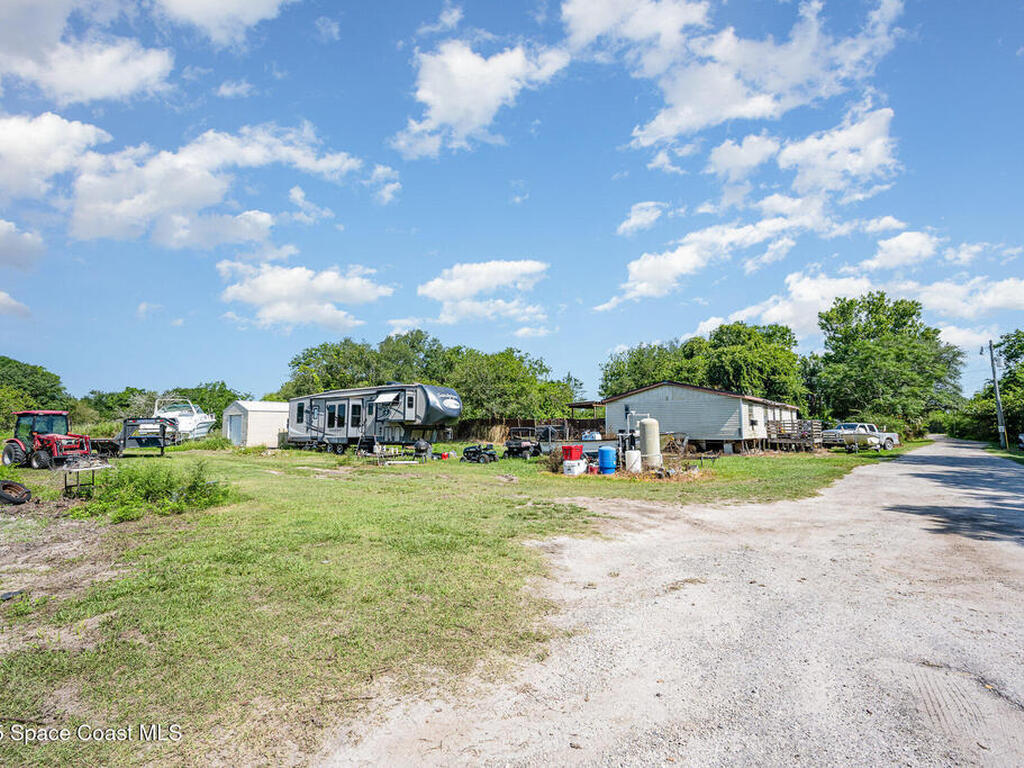 2675 Brockett Road, Mims, FL 32754
