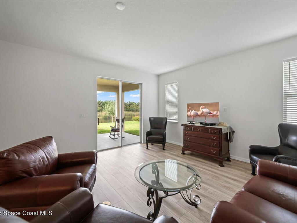 8342 Laguna Circle, Micco, FL 32976