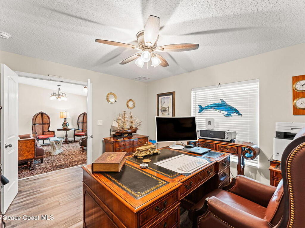 6435 Dixie Way, Mims, FL 32754