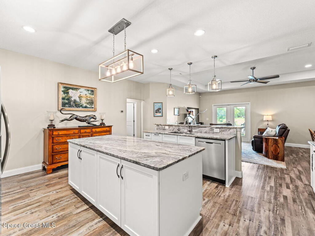 6435 Dixie Way, Mims, FL 32754