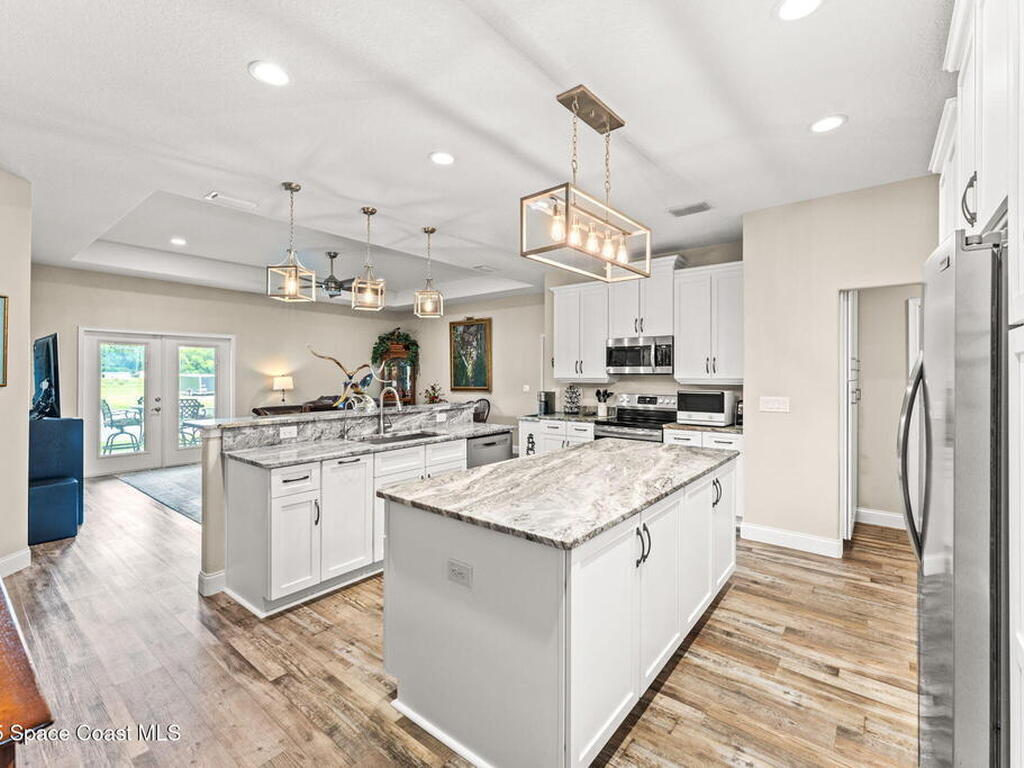 6435 Dixie Way, Mims, FL 32754