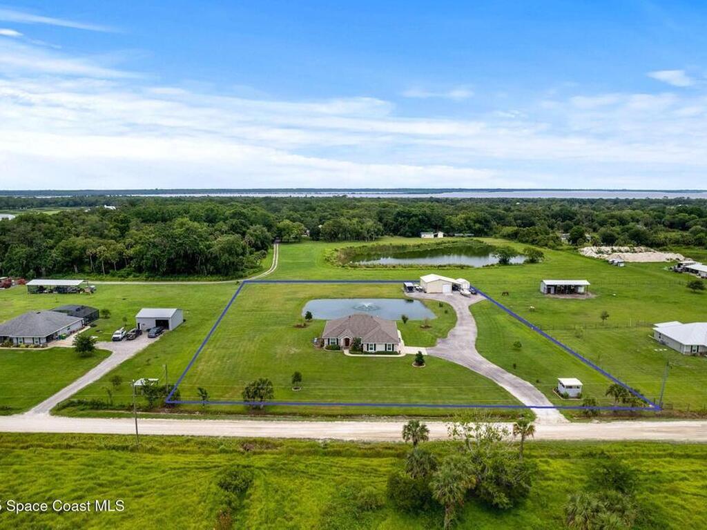 6435 Dixie Way, Mims, FL 32754