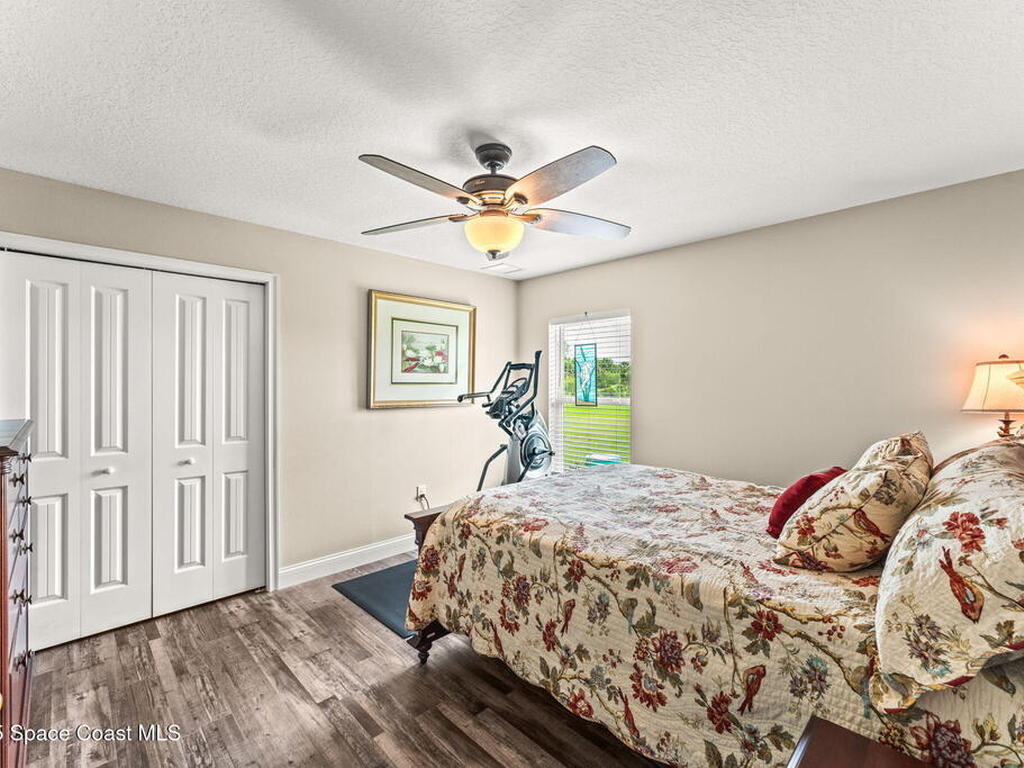 6435 Dixie Way, Mims, FL 32754