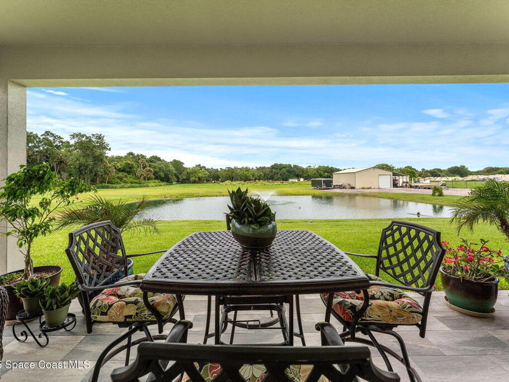 6435 Dixie Way, Mims, FL 32754