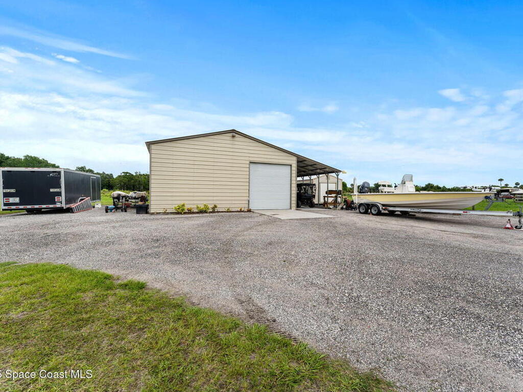 6435 Dixie Way, Mims, FL 32754