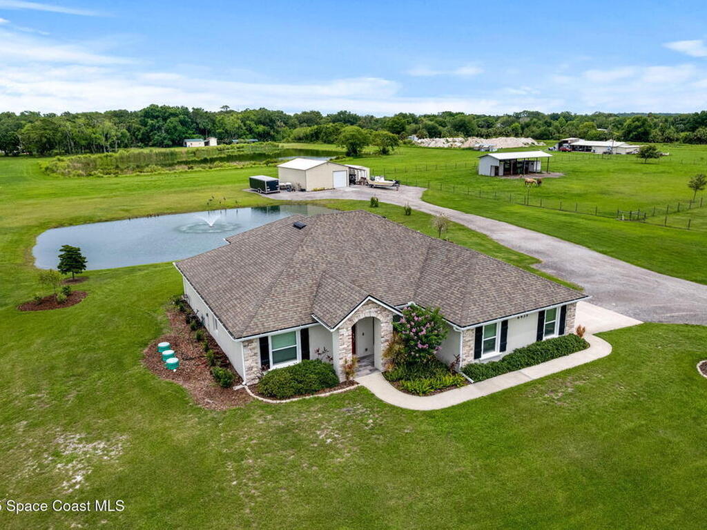 6435 Dixie Way, Mims, FL 32754