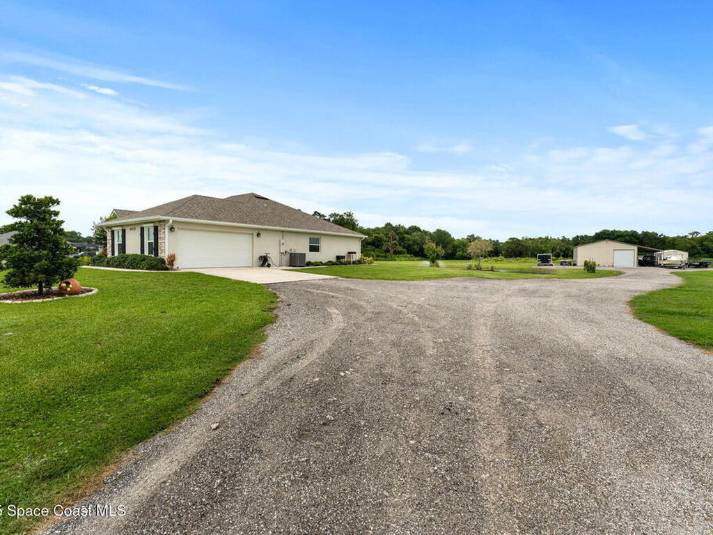 6435 Dixie Way, Mims, FL 32754