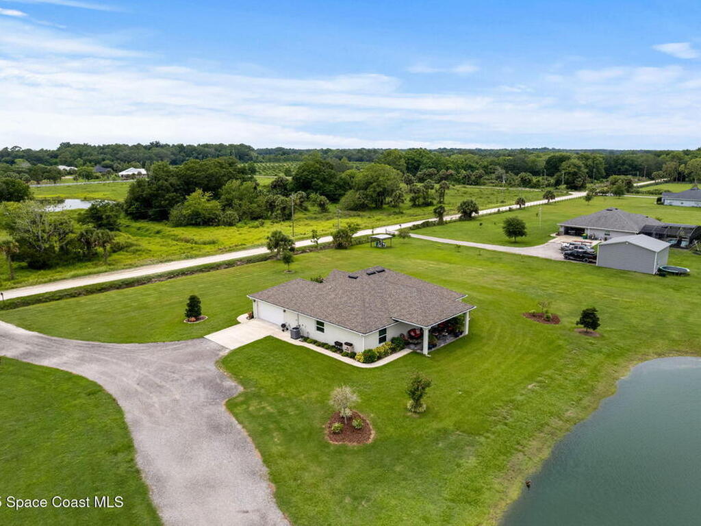 6435 Dixie Way, Mims, FL 32754