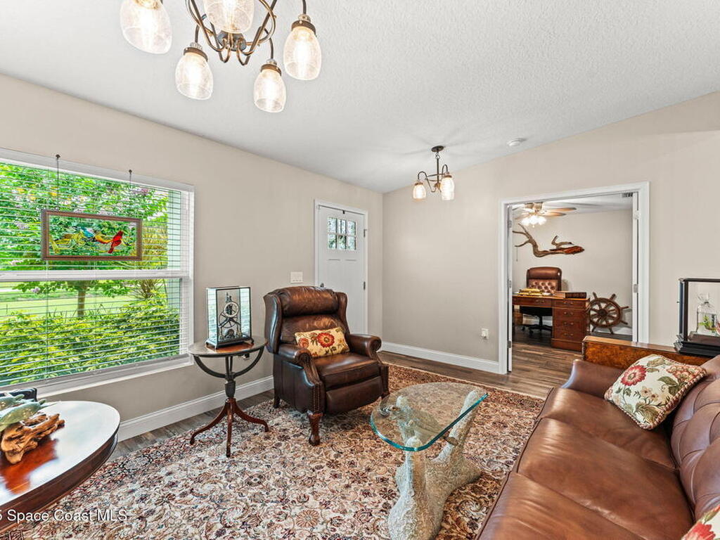 6435 Dixie Way, Mims, FL 32754