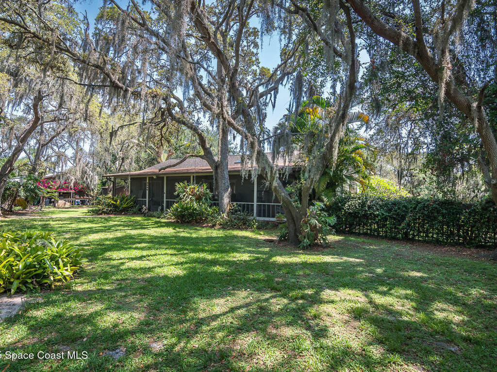 9959 Nicole Drive, Micco, FL 32976