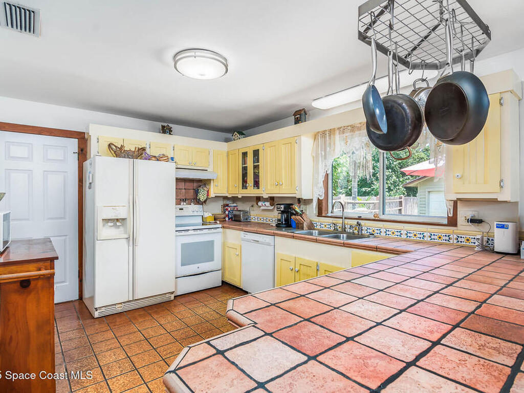 9959 Nicole Drive, Micco, FL 32976