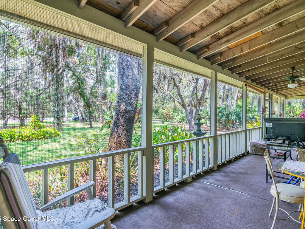 9959 Nicole Drive, Micco, FL 32976
