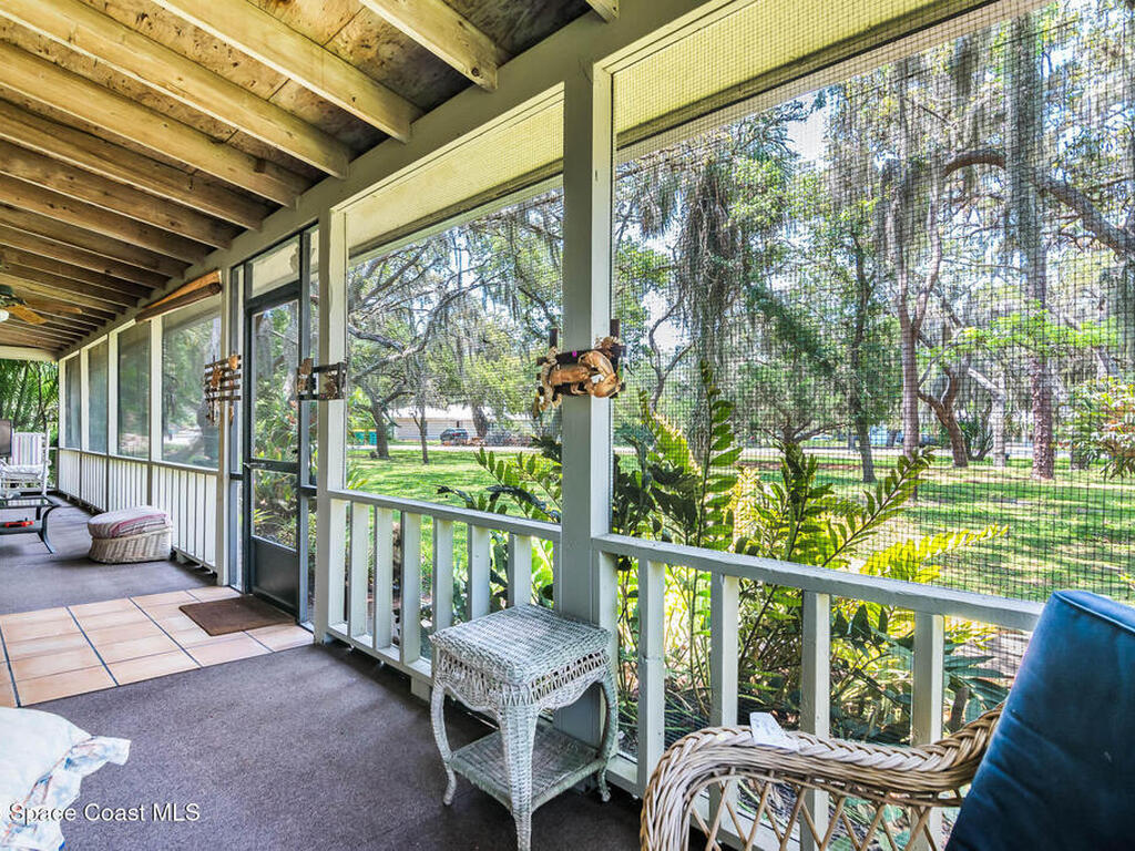 9959 Nicole Drive, Micco, FL 32976