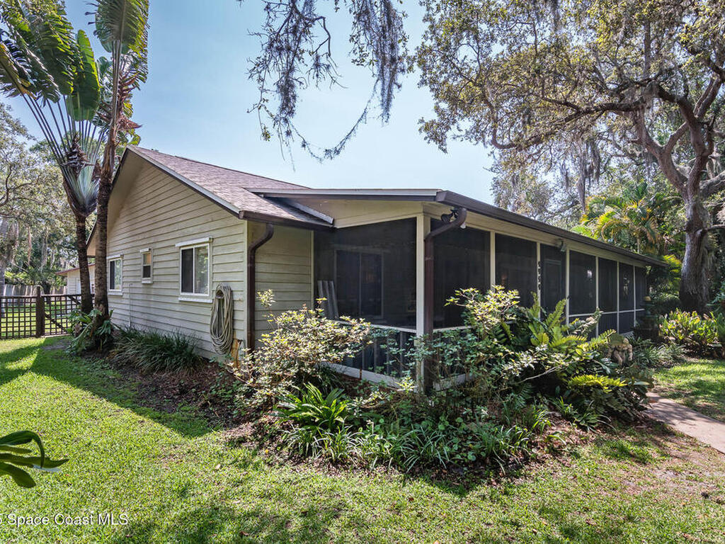 9959 Nicole Drive, Micco, FL 32976