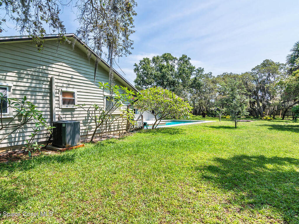 9959 Nicole Drive, Micco, FL 32976