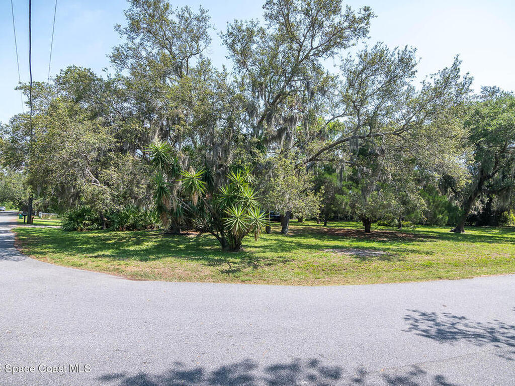 9959 Nicole Drive, Micco, FL 32976