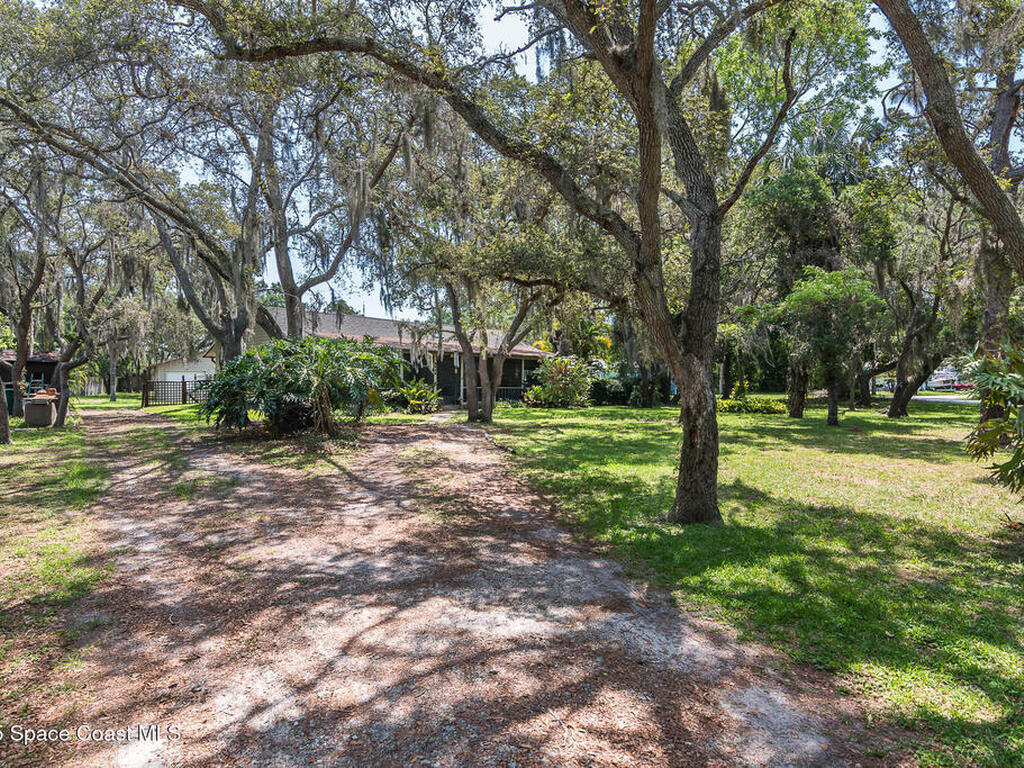 9959 Nicole Drive, Micco, FL 32976