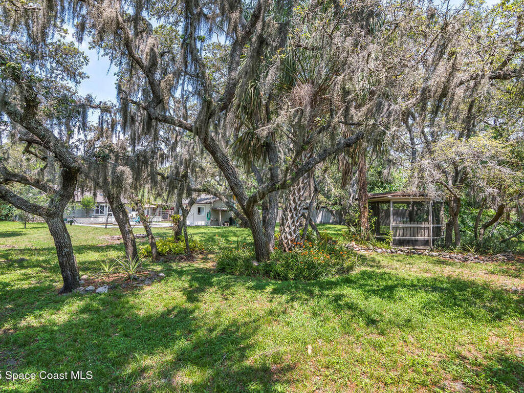 9959 Nicole Drive, Micco, FL 32976