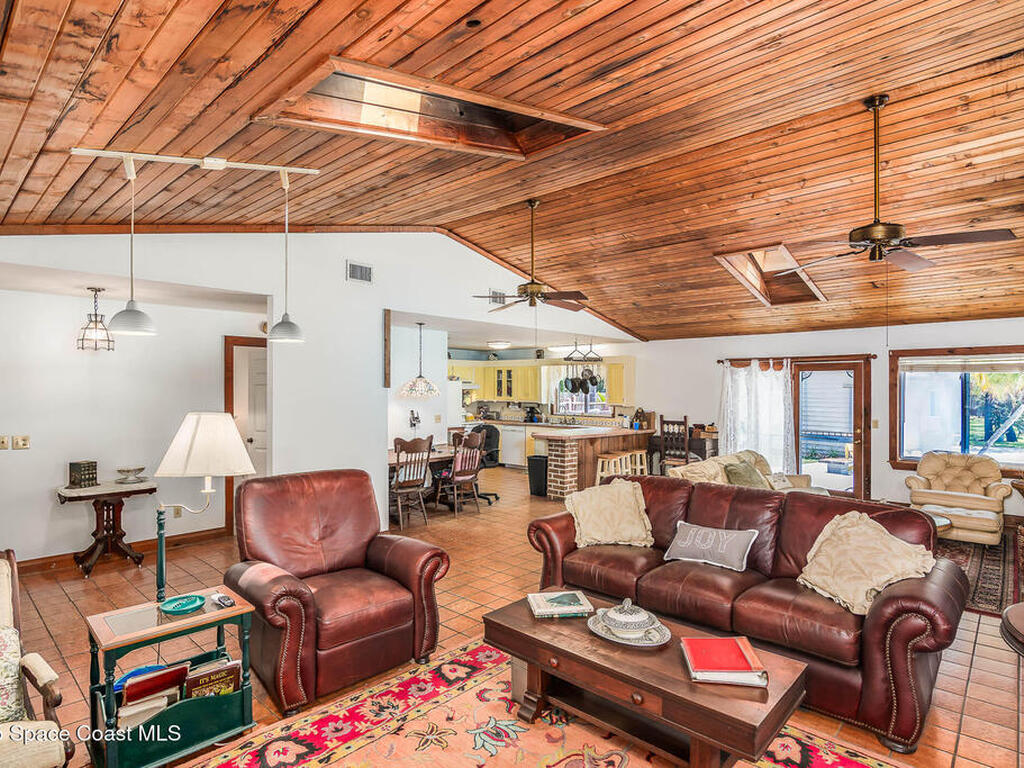 9959 Nicole Drive, Micco, FL 32976