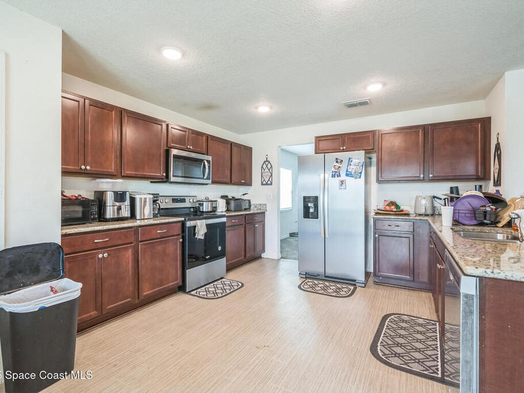 546 Cooper Court, Palm Bay, FL 32908