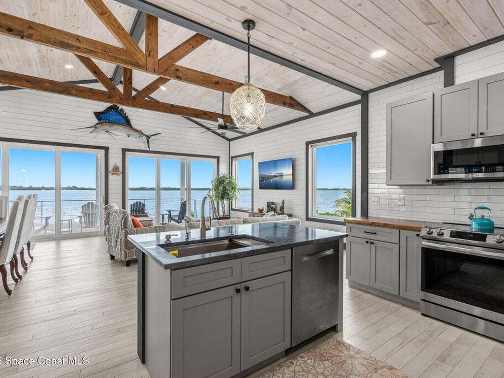 16 Vip Island Unit B, Grant-Valkaria, FL 32949