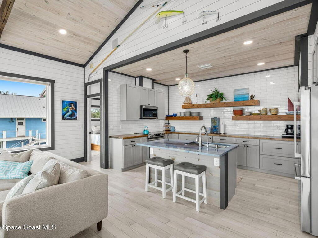 16 Vip Island Unit B, Grant-Valkaria, FL 32949