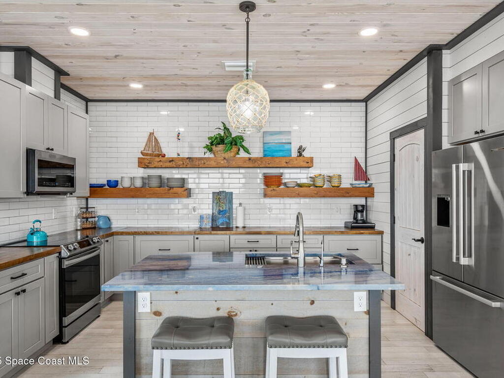 16 Vip Island Unit B, Grant-Valkaria, FL 32949