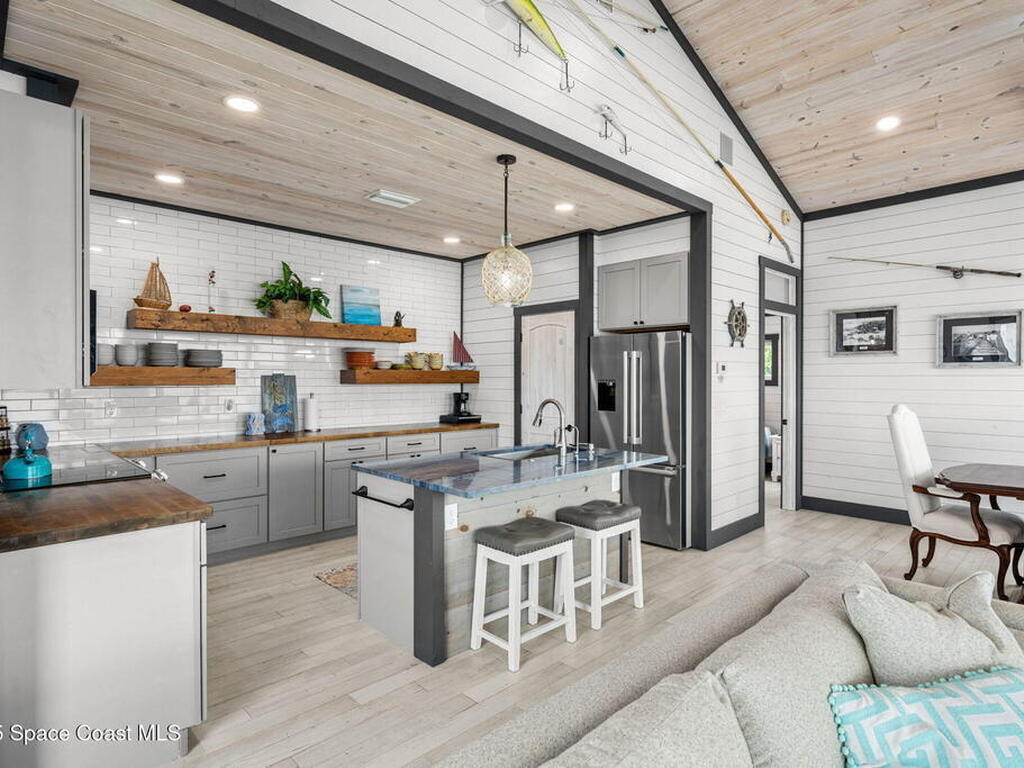 16 Vip Island Unit B, Grant-Valkaria, FL 32949