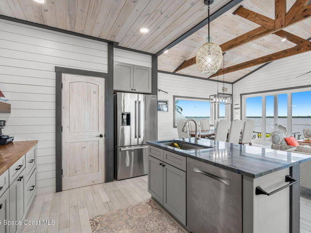 16 Vip Island Unit B, Grant-Valkaria, FL 32949