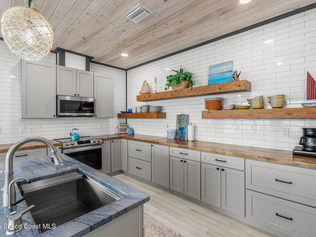 16 Vip Island Unit B, Grant-Valkaria, FL 32949