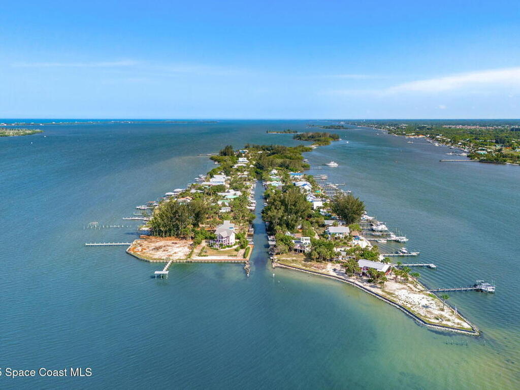 16 Vip Island Unit B, Grant-Valkaria, FL 32949