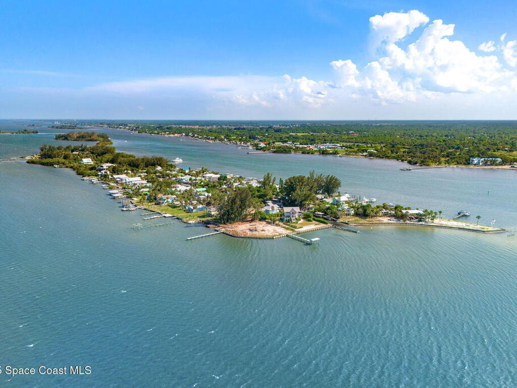 16 Vip Island Unit B, Grant-Valkaria, FL 32949