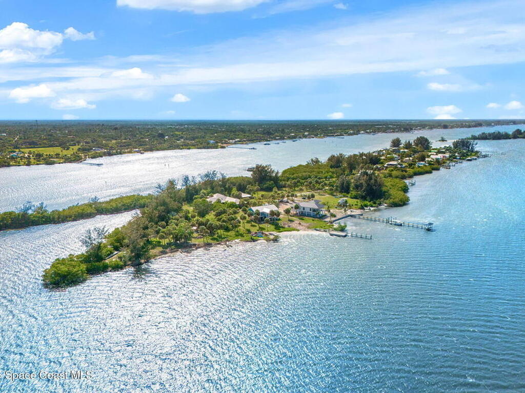 16 Vip Island Unit B, Grant-Valkaria, FL 32949