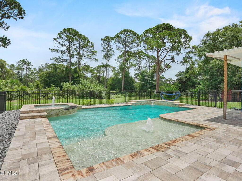 4329 Hunter Road, Mims, FL 32754
