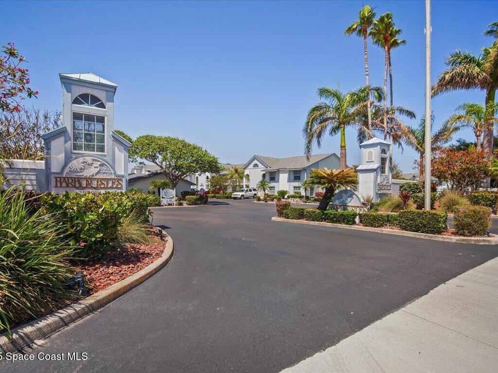 530 S Brevard Avenue, Cocoa Beach, FL 32931