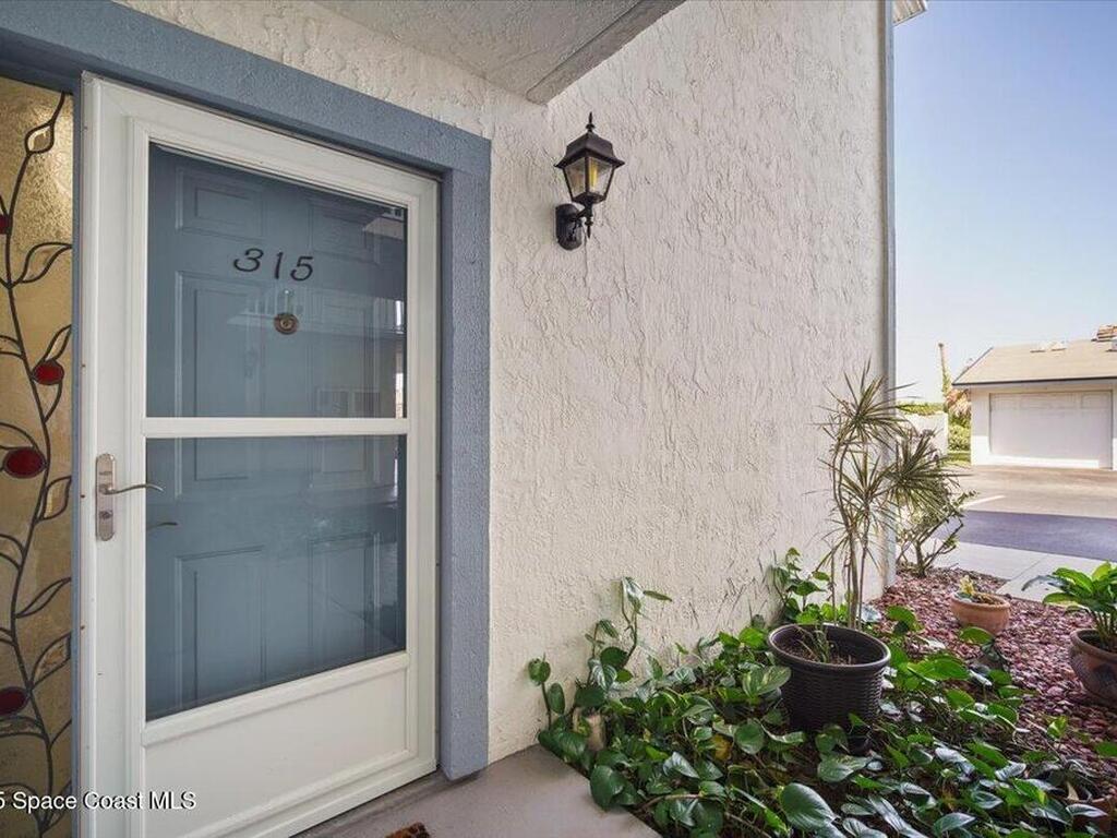 530 S Brevard Avenue, Cocoa Beach, FL 32931
