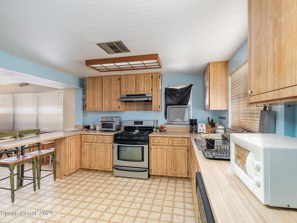 5720 Seminole Street, Mims, FL 32754