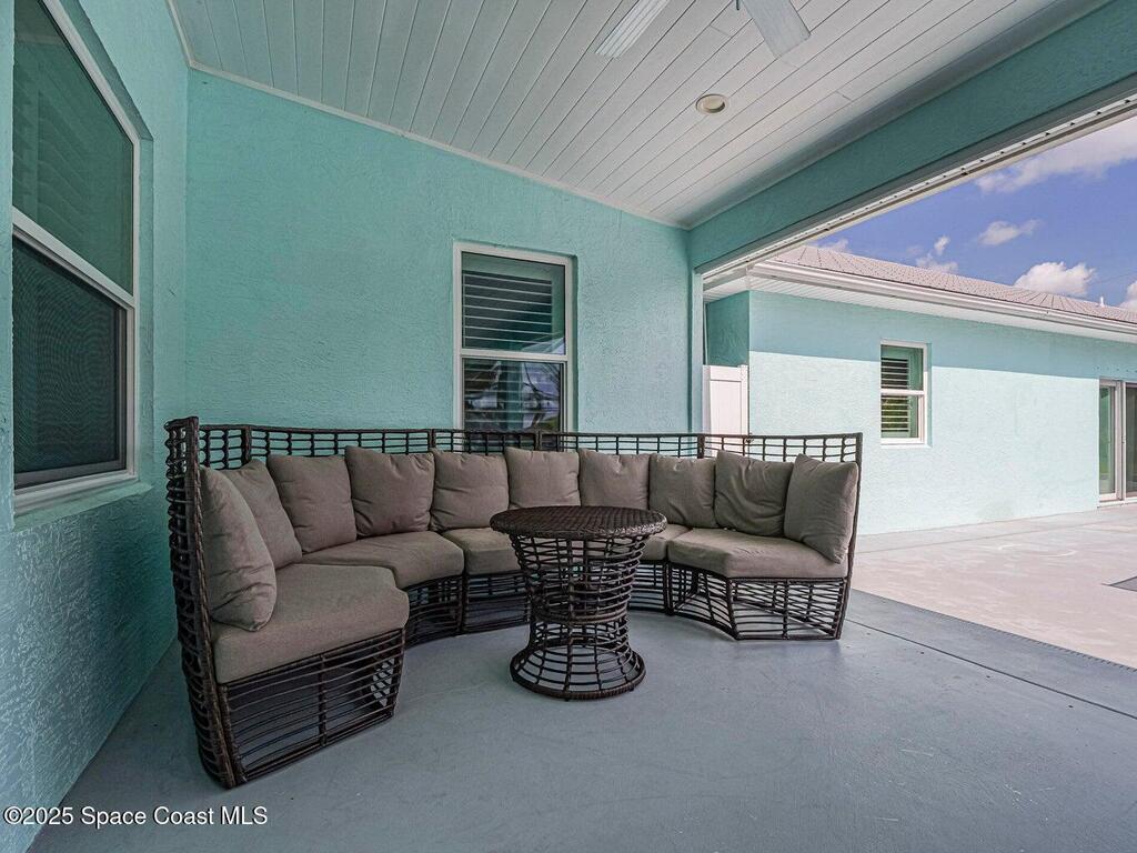 406 9th Court, Vero Beach, FL 32962