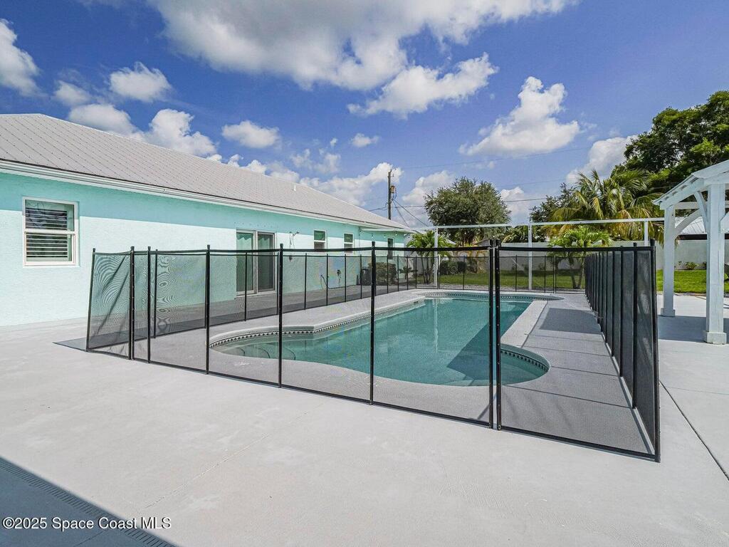 406 9th Court, Vero Beach, FL 32962