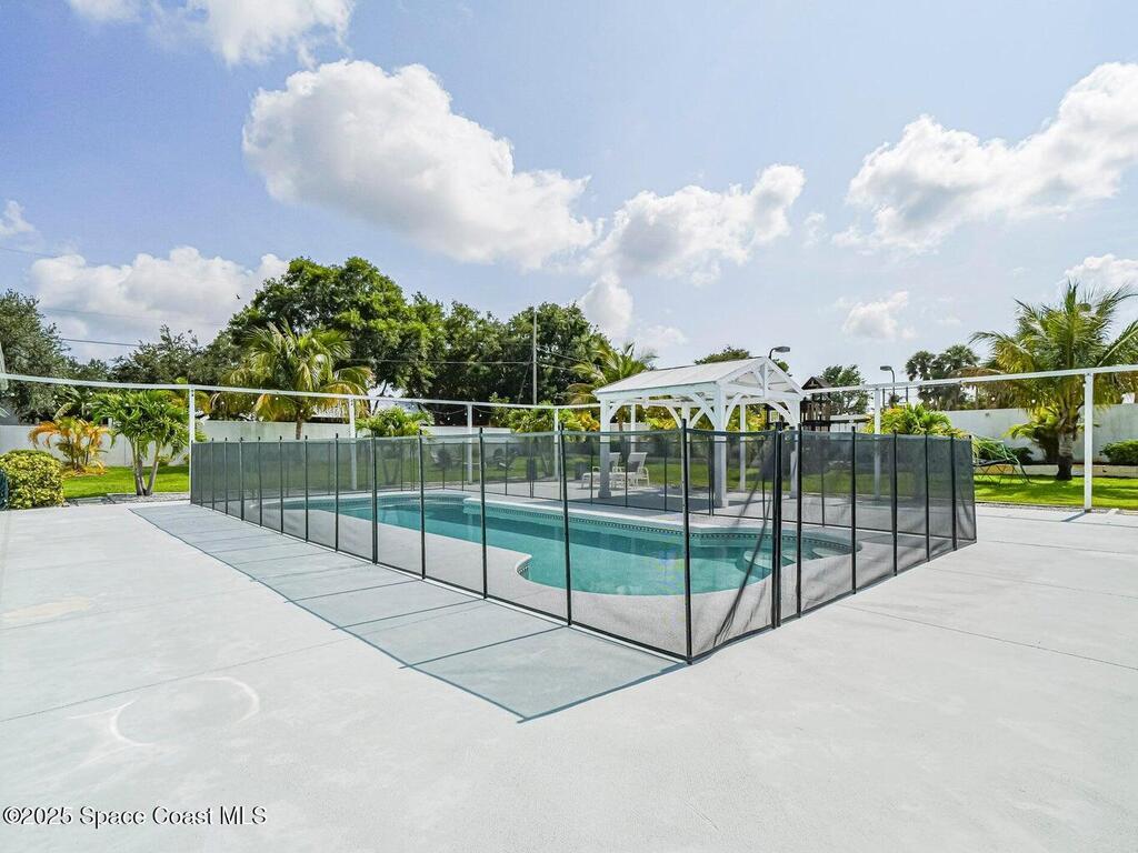 406 9th Court, Vero Beach, FL 32962