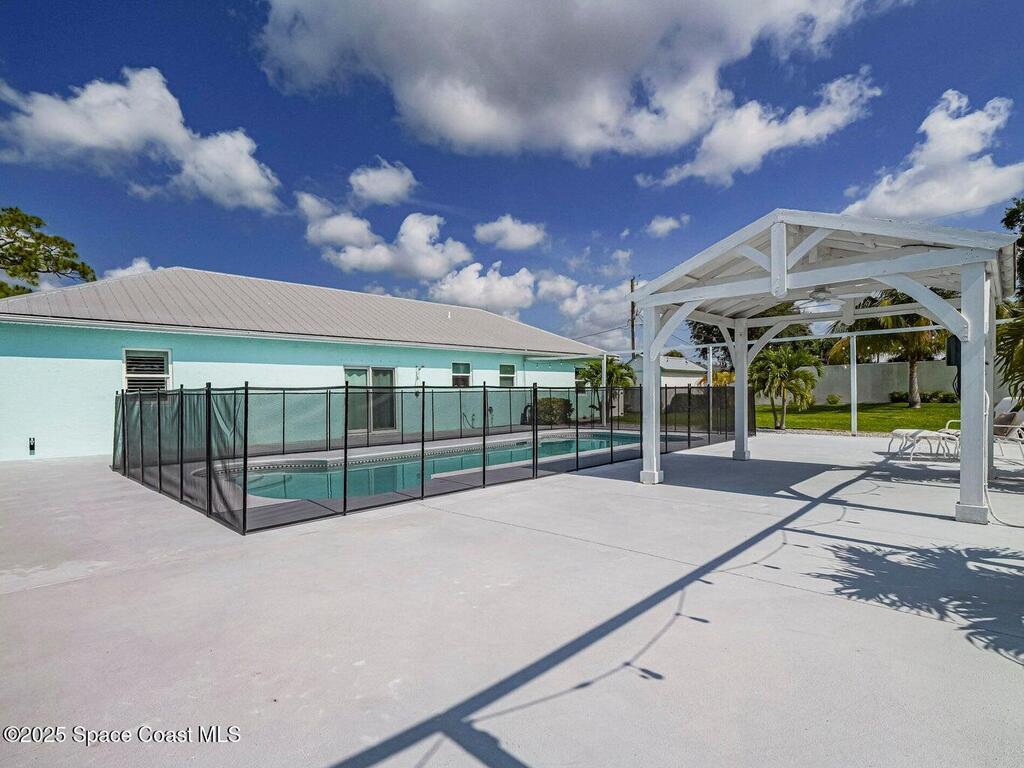 406 9th Court, Vero Beach, FL 32962